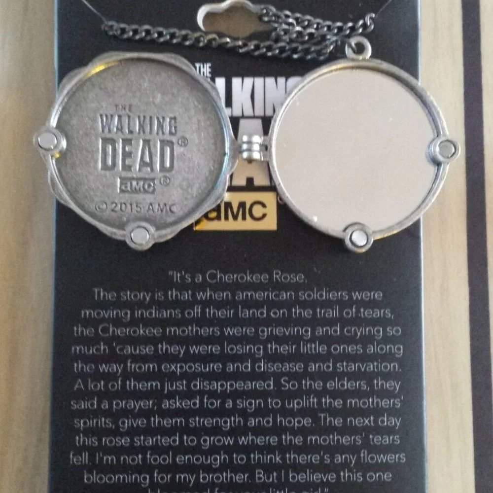 The Walking Dead Cherokee Rose Mirror Locket Necklace NWT - Picture 2 of 2